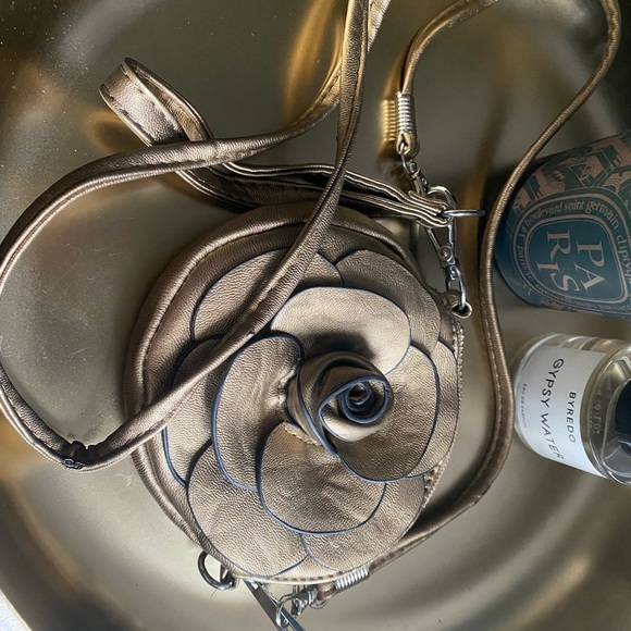 Small Camelia flower vintage purse - Picture 7 of 9